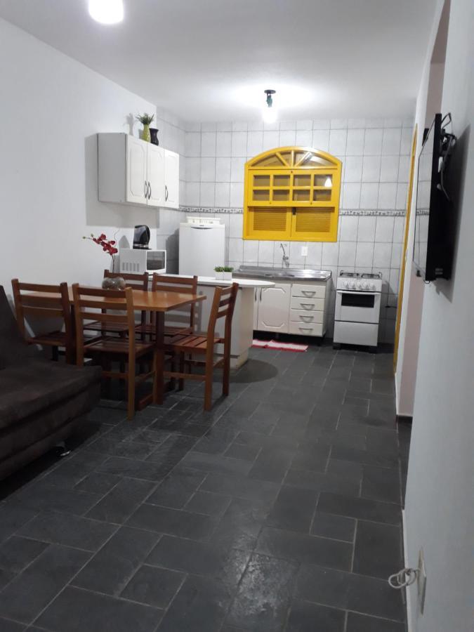 Residencial Colonial Amarelo a 150m da Praia de Mariscal Bombinhas Exterior foto