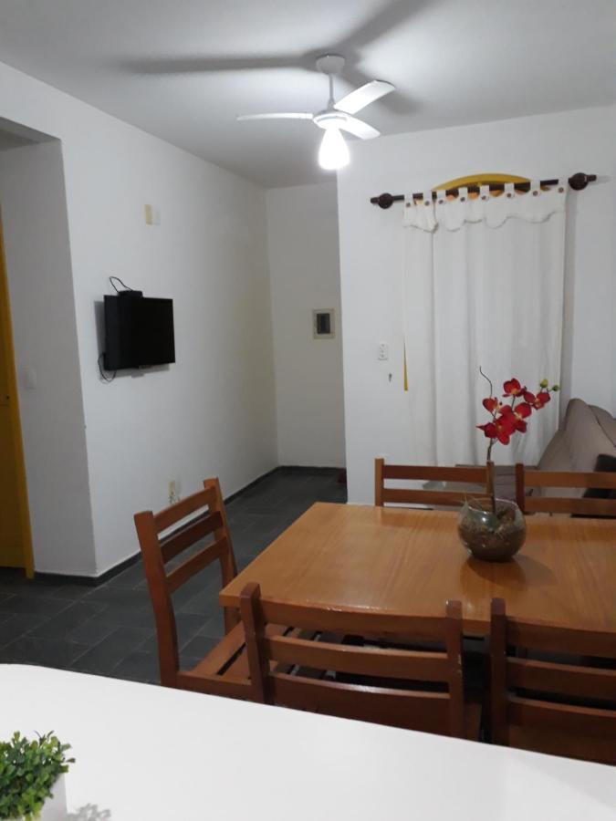 Residencial Colonial Amarelo a 150m da Praia de Mariscal Bombinhas Exterior foto